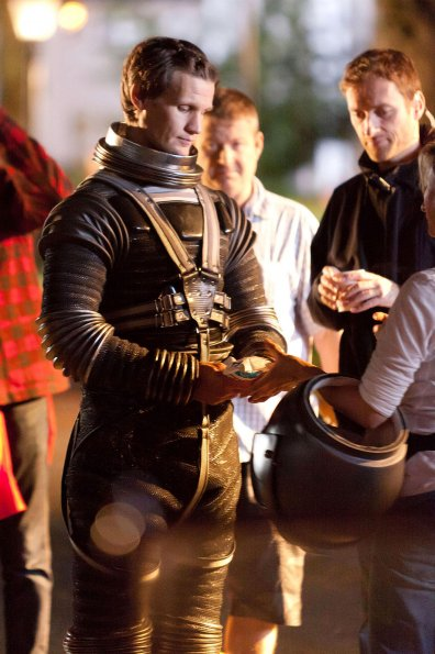 Illustration for article titled Set photos from the Doctor Who Christmas special